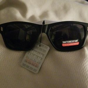 🎁NWT Sunglasses by NYS